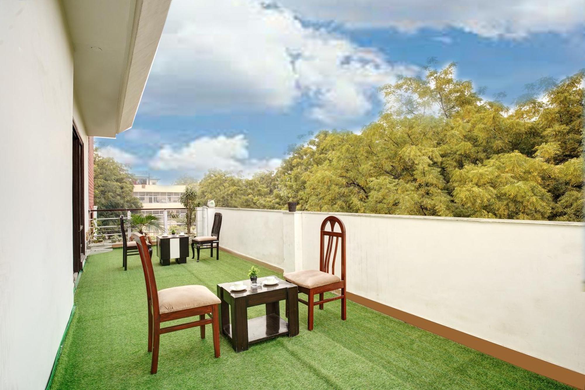 Nexhub Stay - Huda City Centre Gurgaon Eksteriør billede