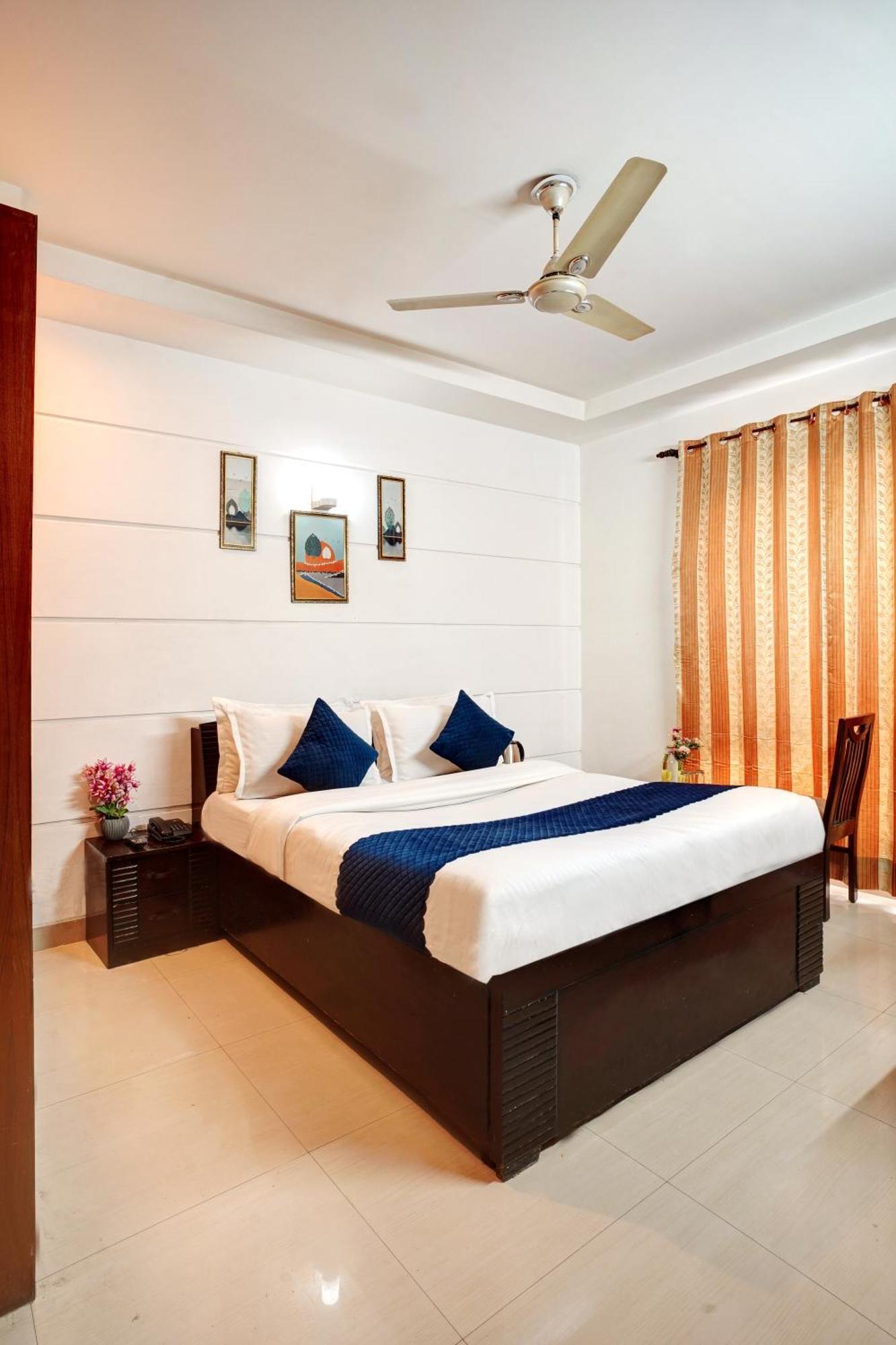 Nexhub Stay - Huda City Centre Gurgaon Eksteriør billede