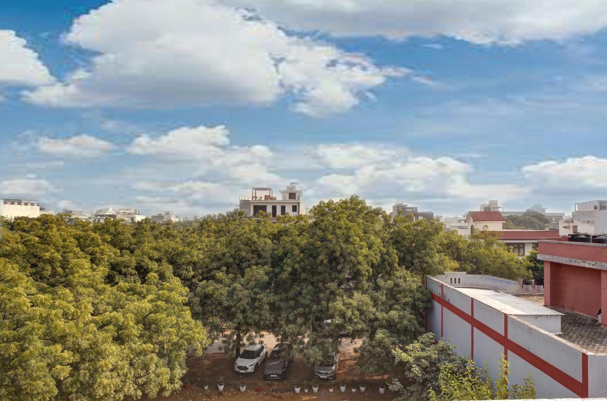 Nexhub Stay - Huda City Centre Gurgaon Eksteriør billede