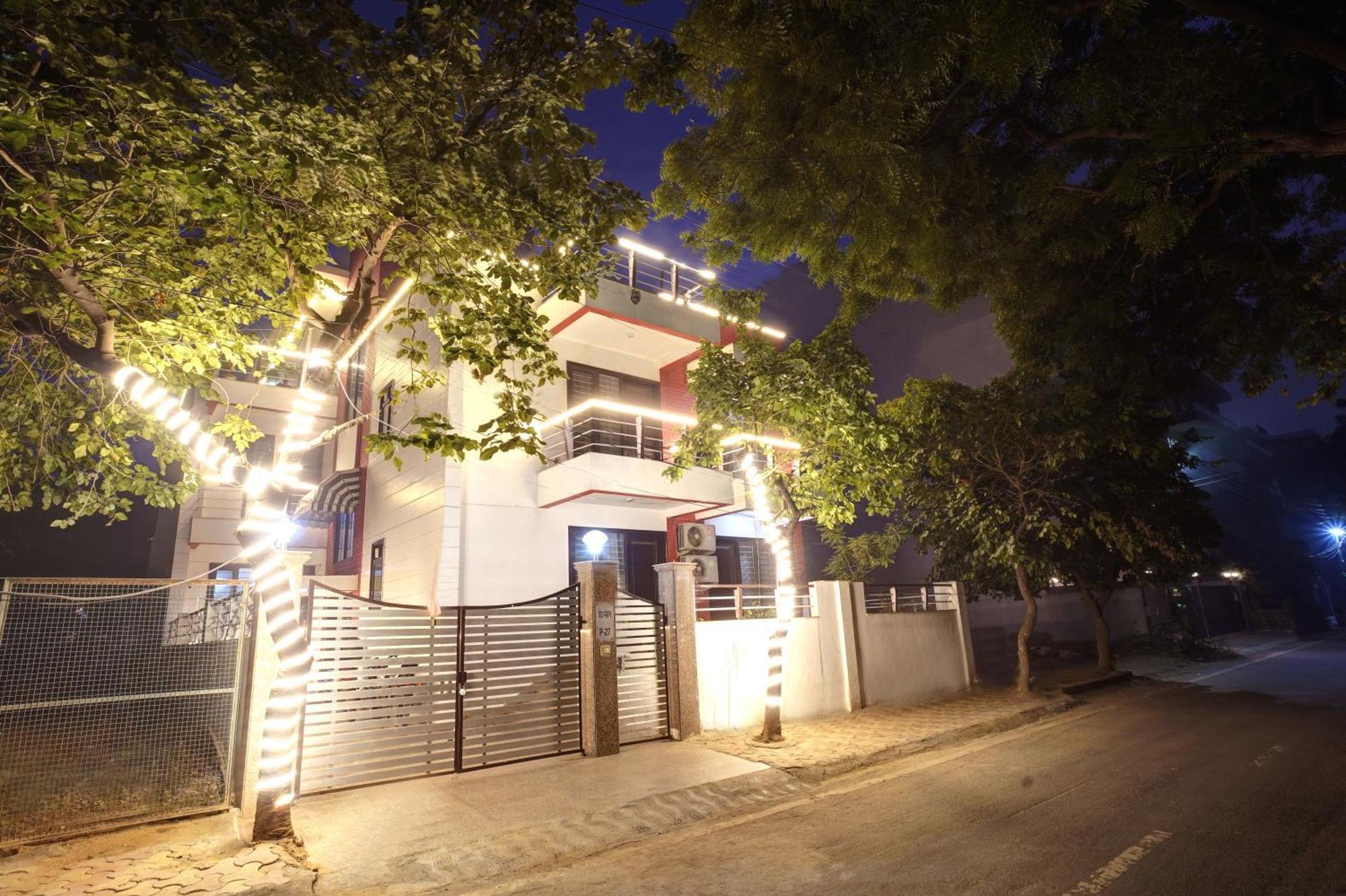 Nexhub Stay - Huda City Centre Gurgaon Eksteriør billede